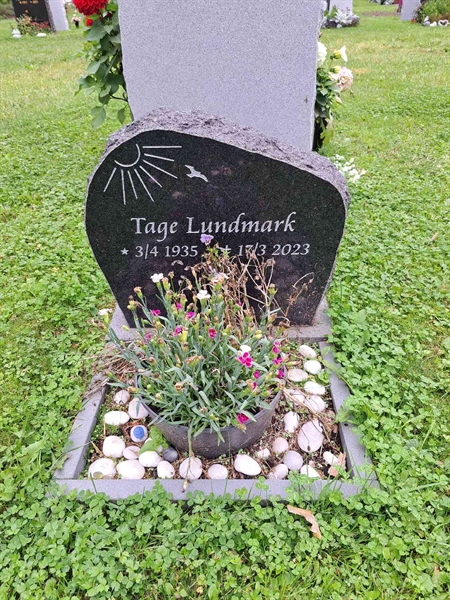 Grave number: 2 Q  2739