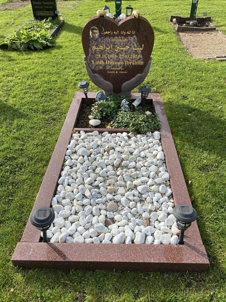 Hautatunnus: 2 G    44