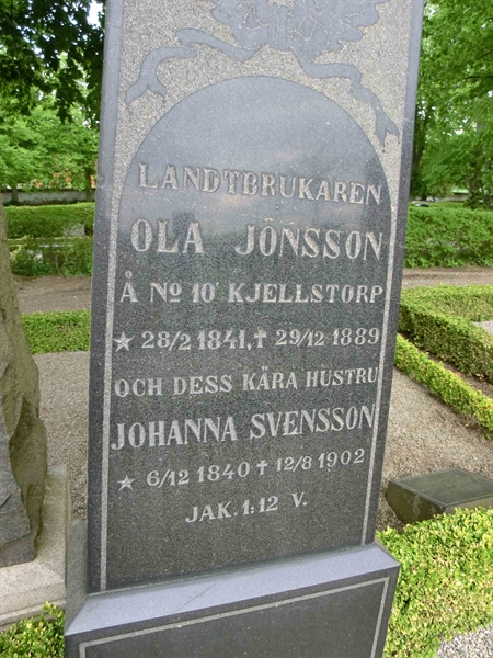 Grave number: KÄ A 040-043