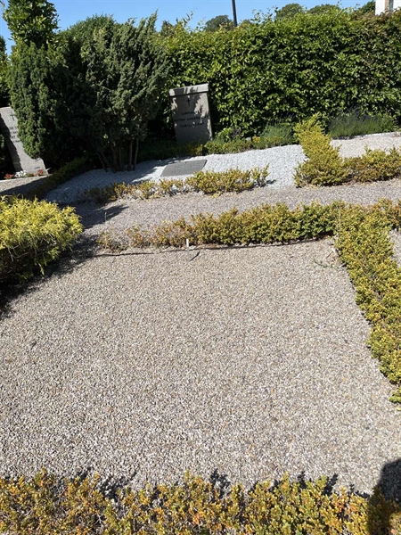 Grave number: NK G 27-28