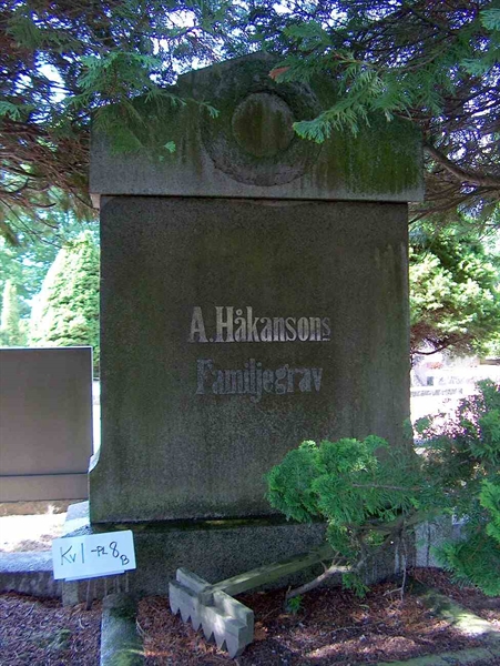Grave number: HÖB 1     8B