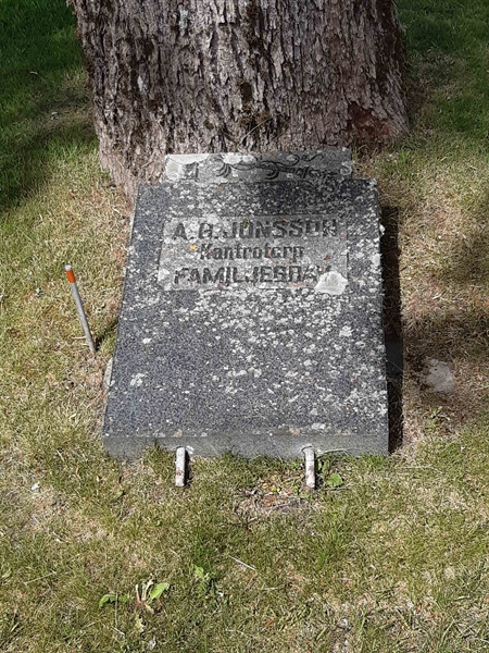 Grave number: JÄ 05   152