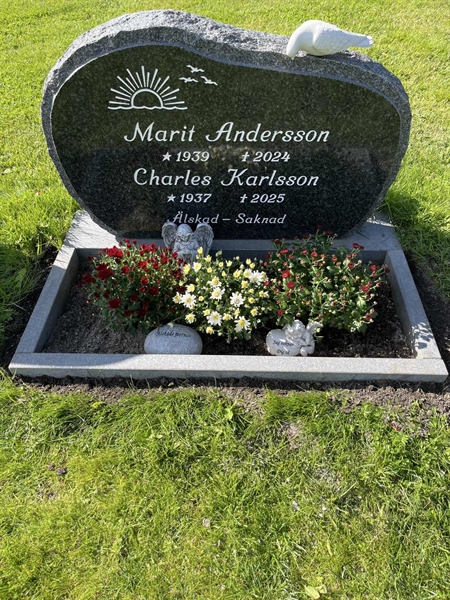 Grave number: 2 02   272