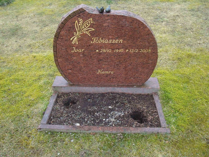 Grave number: BR D   102, 103, 104