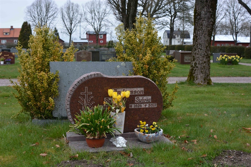 Grave number: B3 3B   153, 154