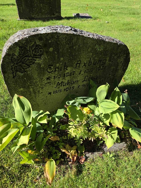 Grave number: T A D   856-857