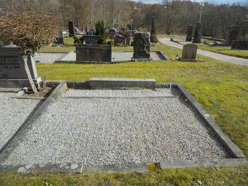 Grave number: NÅ G3    31, 32