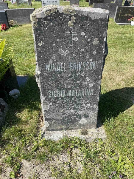 Grave number: N 5 1    22b