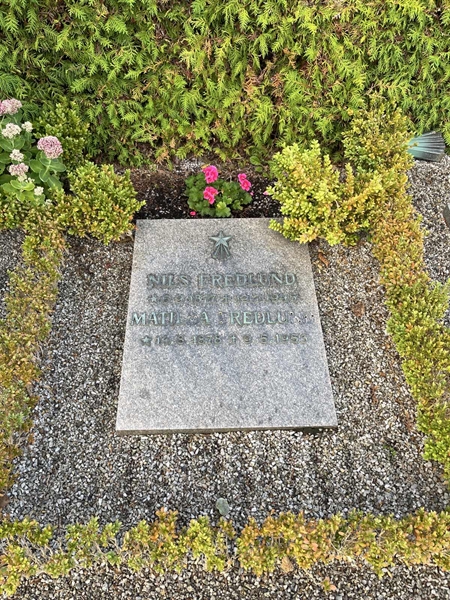 Gravnummer: NK Urn L     2
