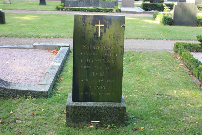 Grave number: Ö 14i   178, 179, 180