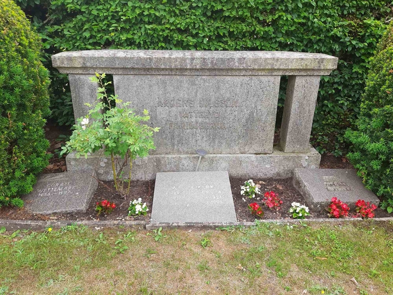 Grave number: M2 E    10, 11, 12, 13, 14, 15