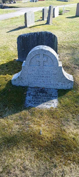 Gravnummer: 3 Ga G    11-13