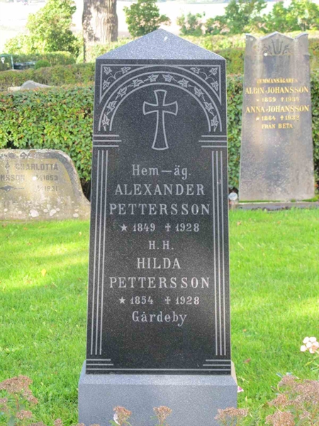 Grave number: KÄÖ A   237, 238