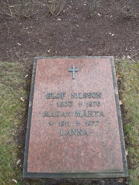 Grave number: KU 10    27, 28