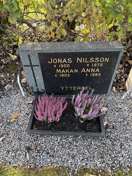 Grave number: 4 N ND     4