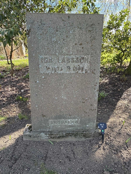 Hautatunnus: 22 C    52