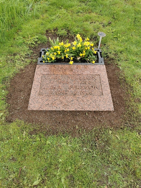 Grave number: HK G   153