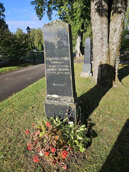 Grave number: Fr 4   354-355