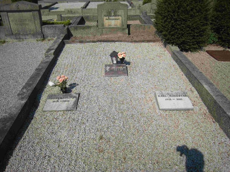 Grave number: NK III    18