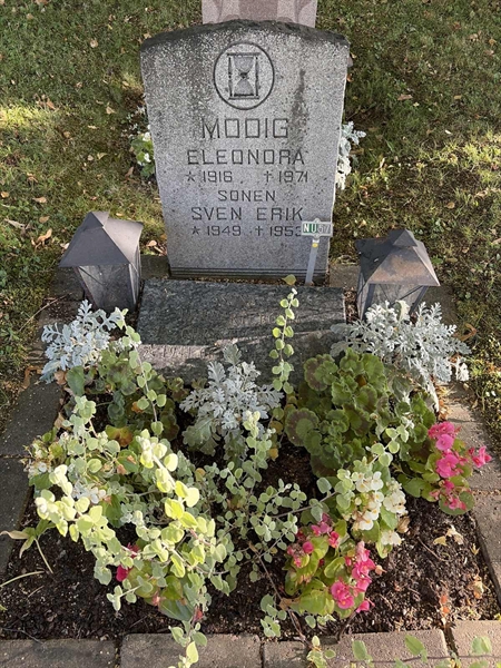 Grave number: 1 NU    57
