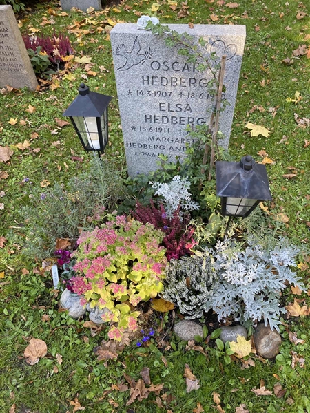 Grave number: 1 H   436