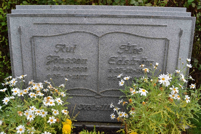 Grave number: 11 4   141-143