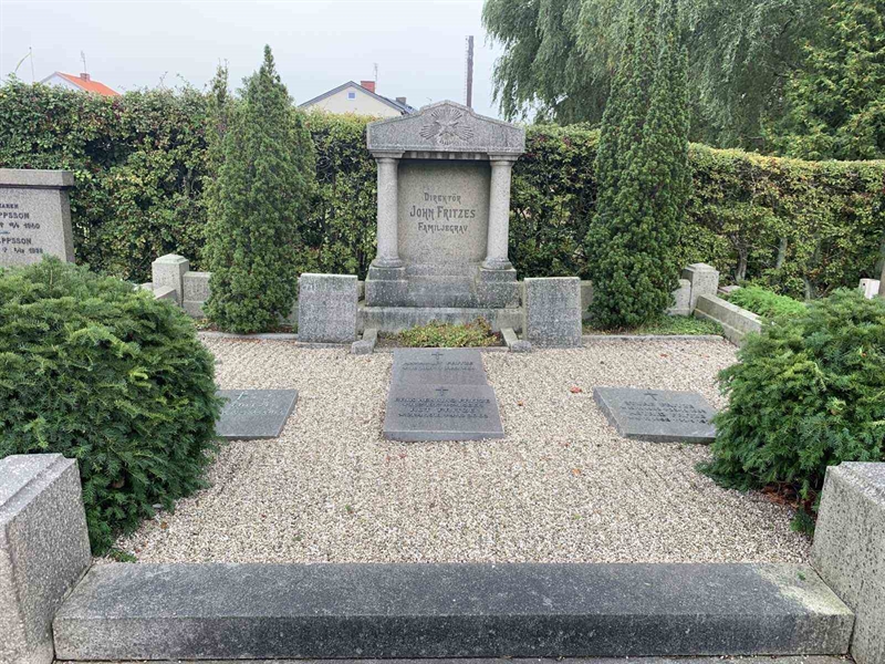 Grave number: NK IX 171-172