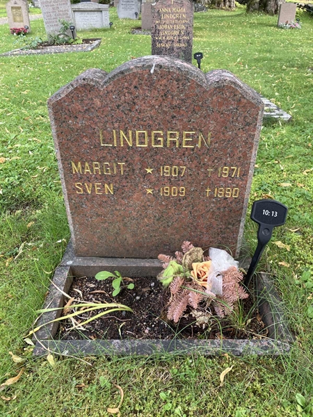 Grave number: 1 10    13