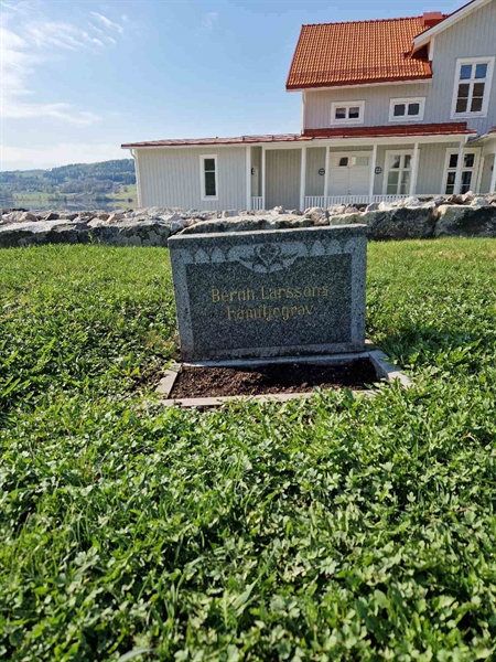 Grave number: 501 03 43-45
