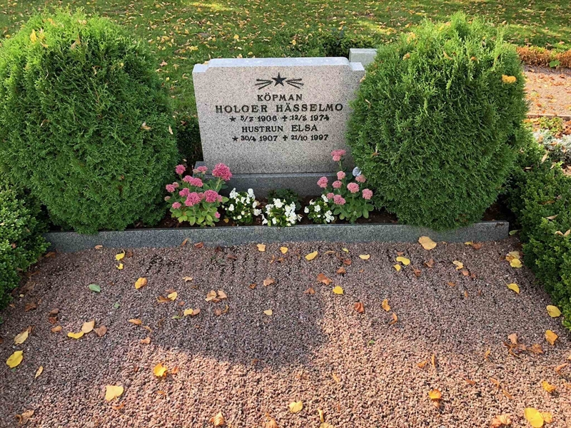 Grave number: HK 05    48, 49