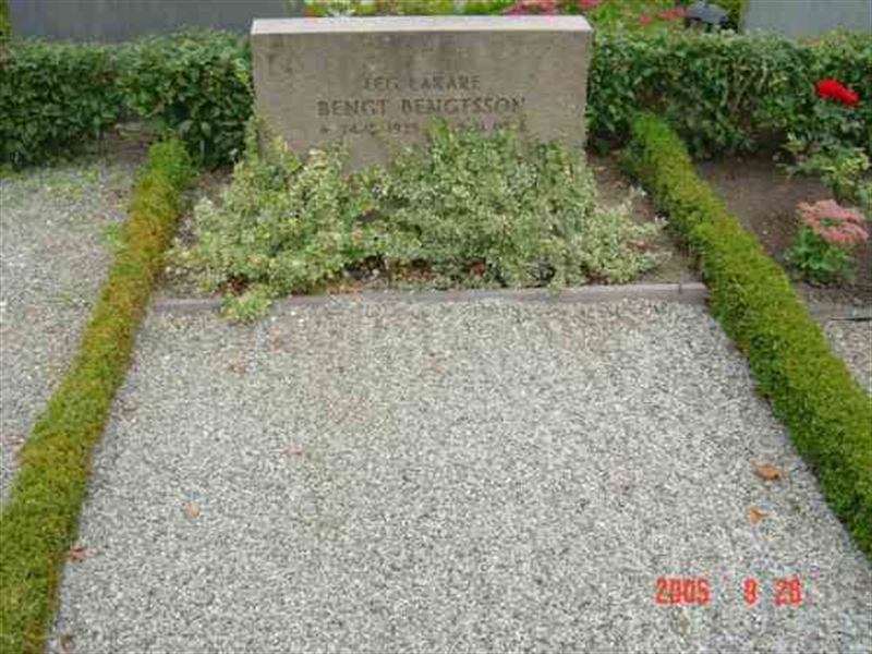 Grave number: FLÄ B   111