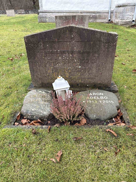 Grave number: L B 35
