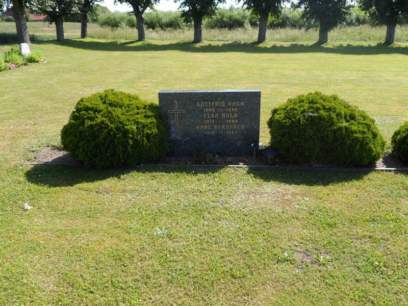 Grave number: ÖV G    35, 36, 37
