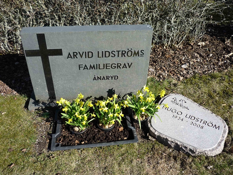 Grave number: ÖD 06  106, 107
