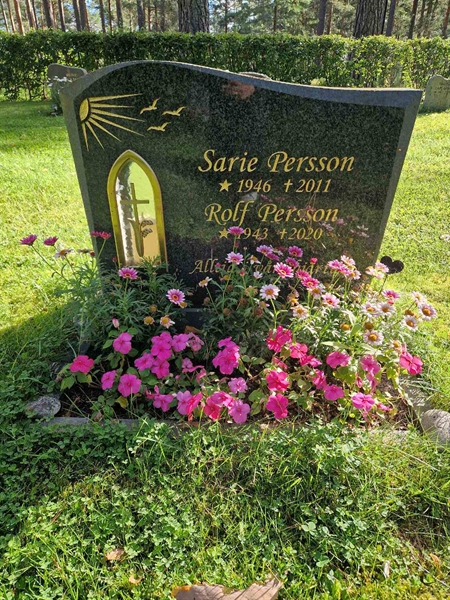 Grave number: 1 KV16    48-49