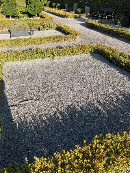 Grave number: NK X 212-213