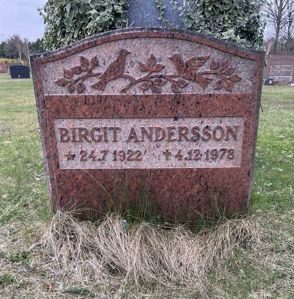 Grave number: R 01 330