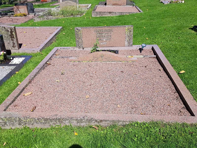 Grave number: 06 61022