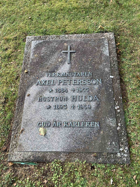 Grave number: VK B   128, 129