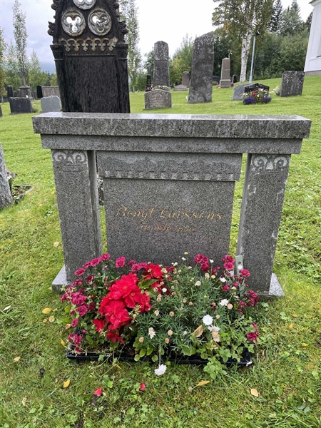 Grave number: MV II    45