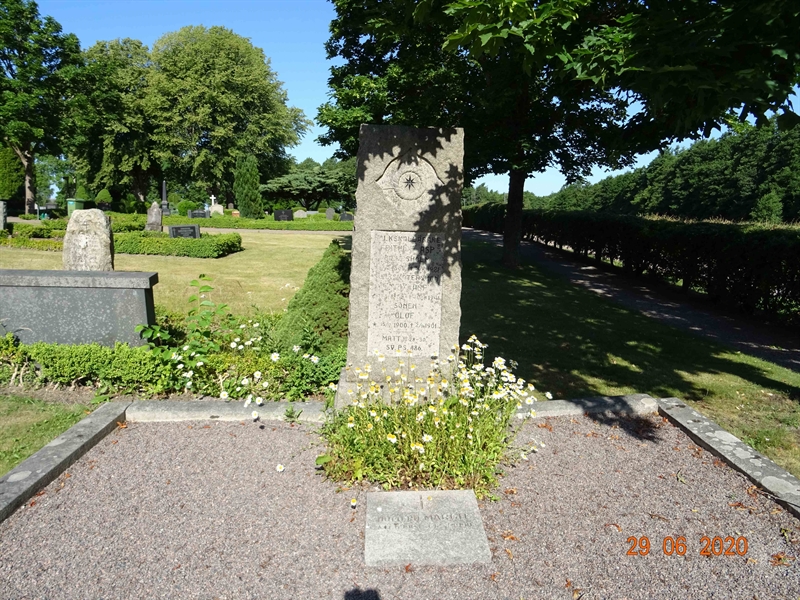 Grave number: NK 2 BG    12, 13