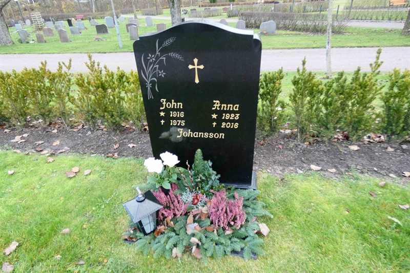 Grave number: TR 3   178