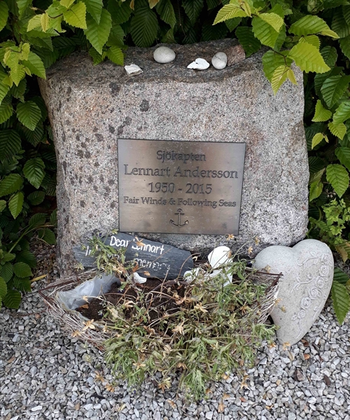 Grave number: ÖT NYA    100