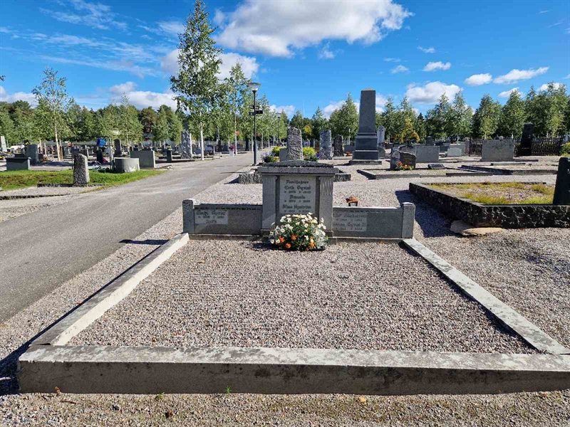 Grave number: 2 06   182
