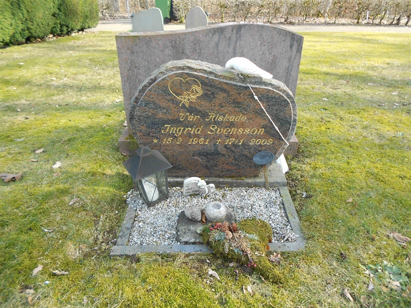 Grave number: NÅ N4    67, 68