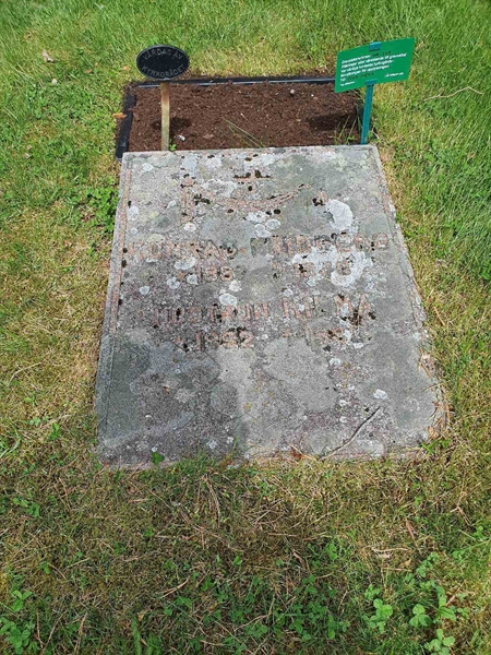 Grave number: 1 NH   302