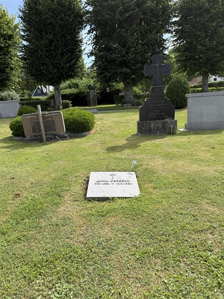 Grave number: ON C   402