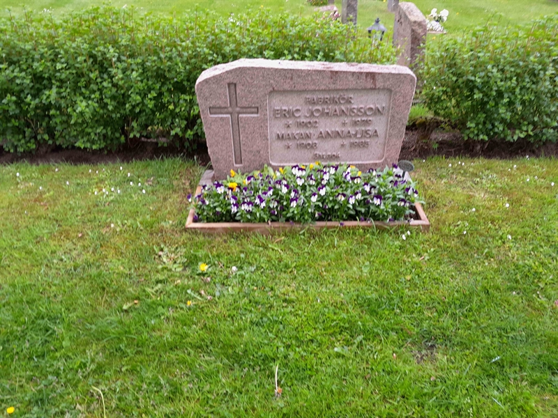 Gravnummer: ROG G   83, 84