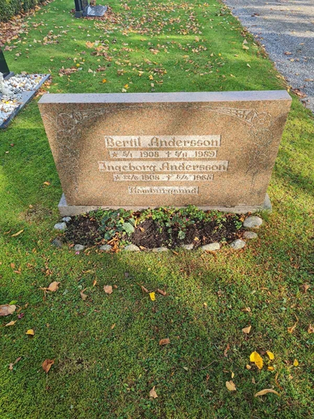 Grave number: K1 04    77, 78