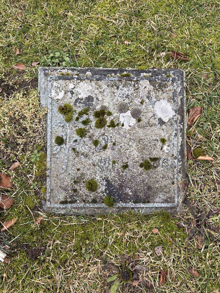 Grave number: L B 43